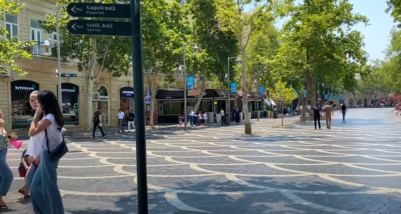 wander through fountain square Baku